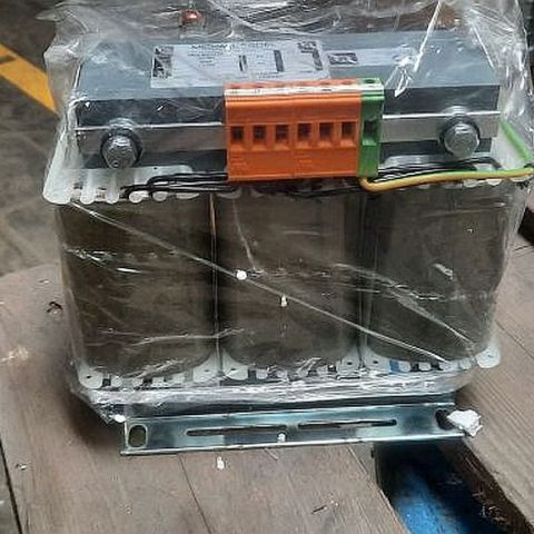 2 x  Transformator der Fa. Michael Riedel 3 x 380 V 4,0 A