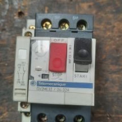 Techniques Controler Switch GV2 ME 32