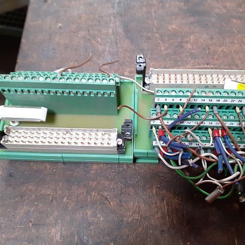 Umsetzer vom Kabel zum Flachbandkabel  UMKS - F 48M - VS